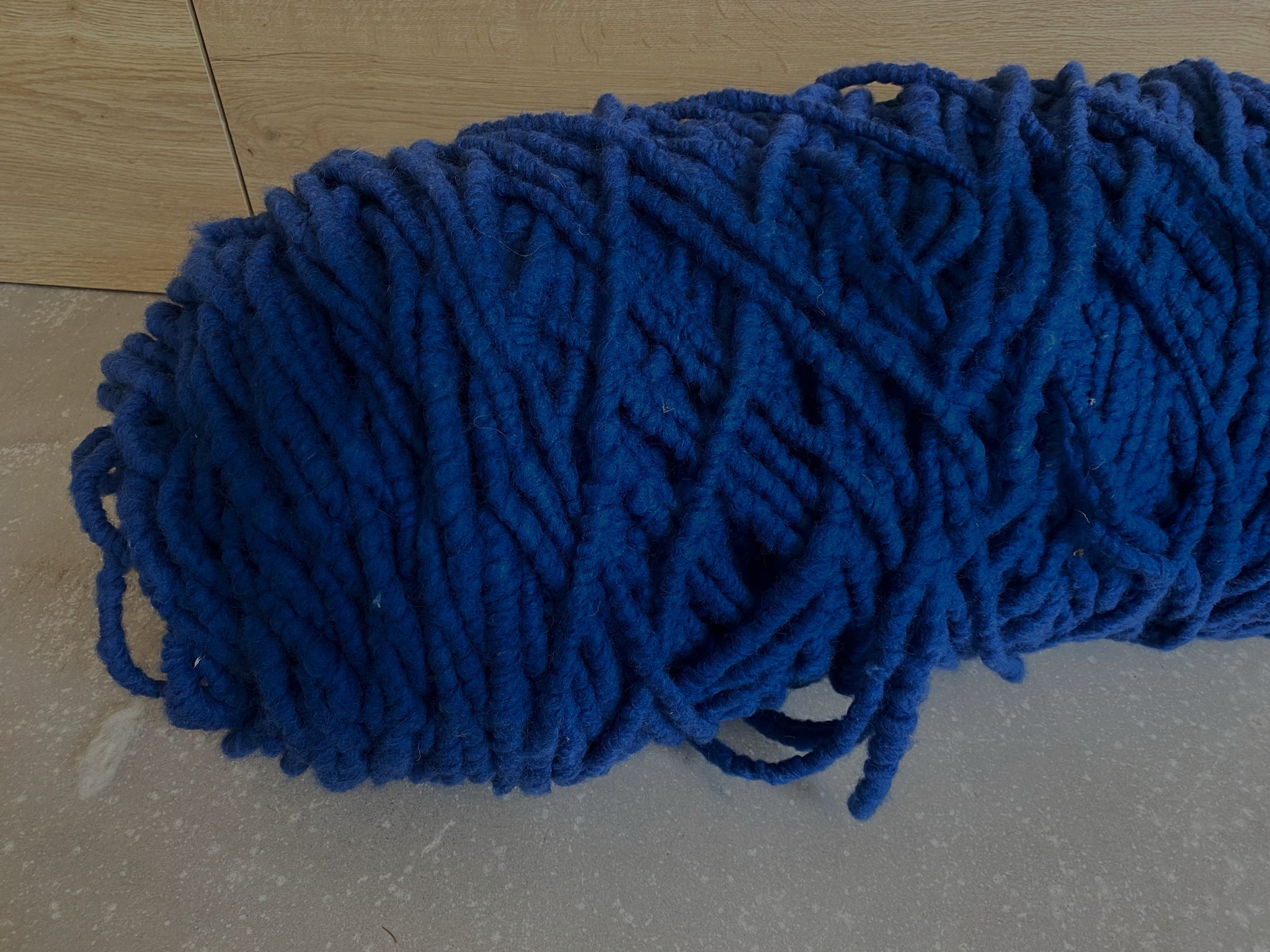 Marineblau, dünn, ungefilzt