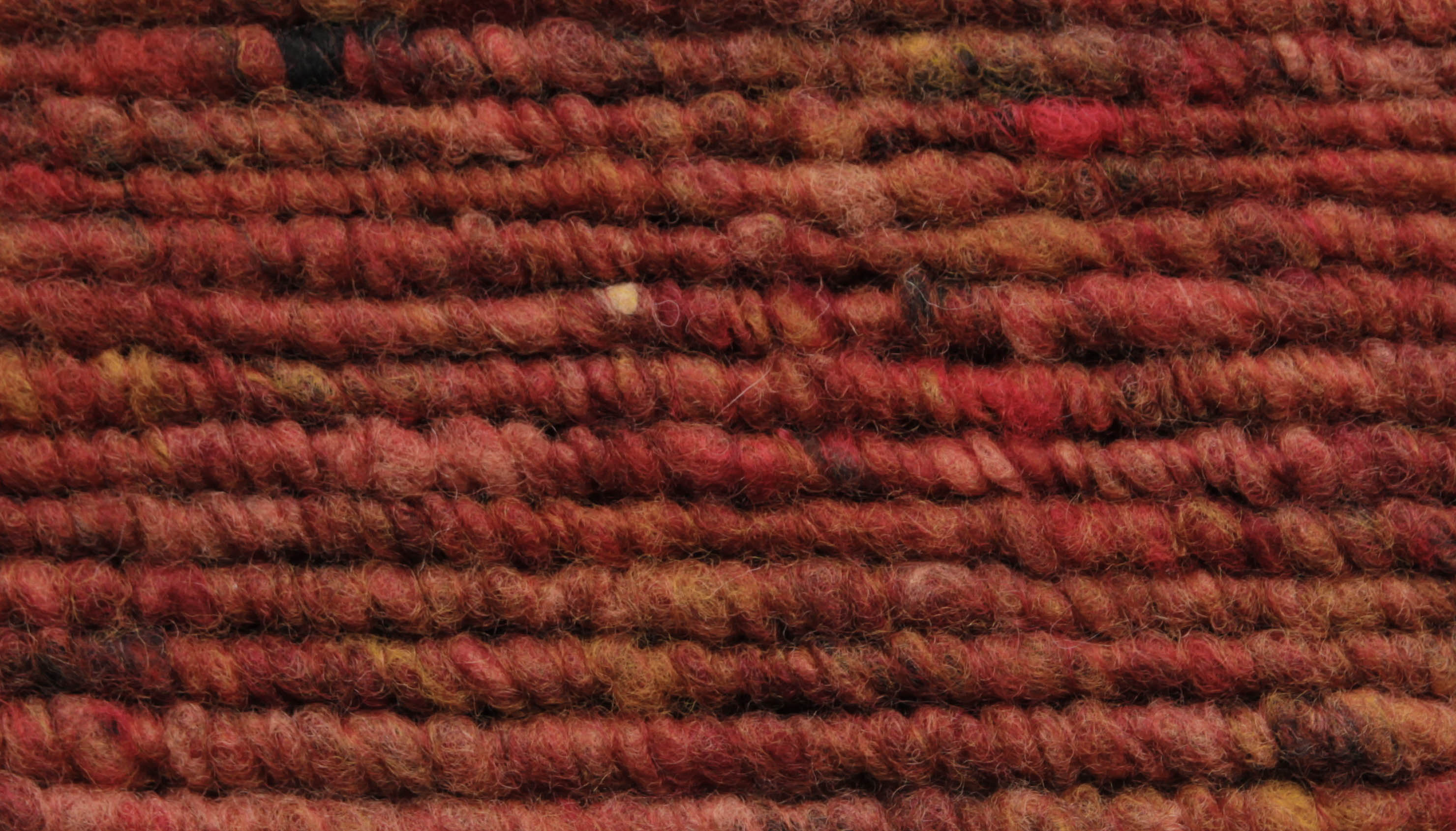 Rot mit orange und schwarz