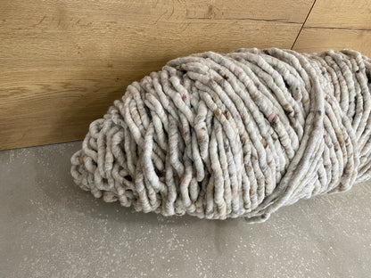 Braun meliert dick gefilzt