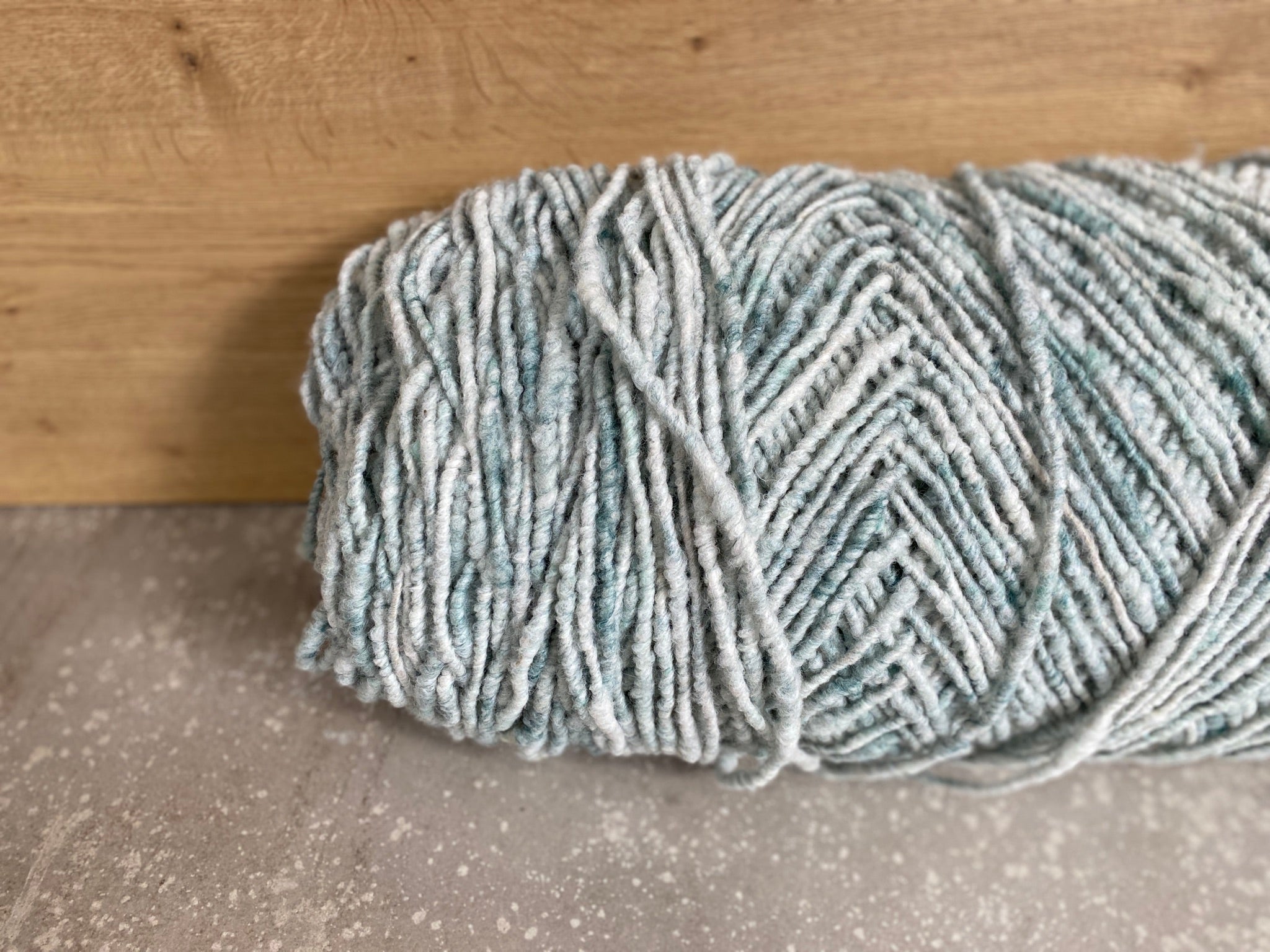 Grün-weiß meliert, extra dünn, ungefilzt 0,5 kg