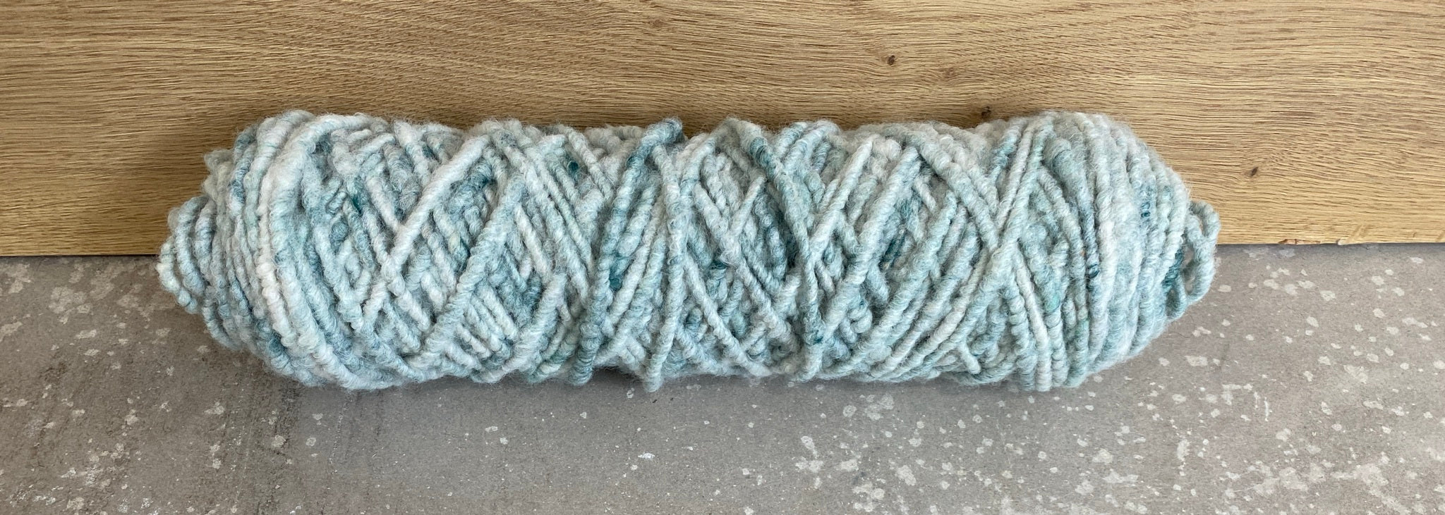 Grün-weiß meliert, extra dünn, ungefilzt 0,5 kg