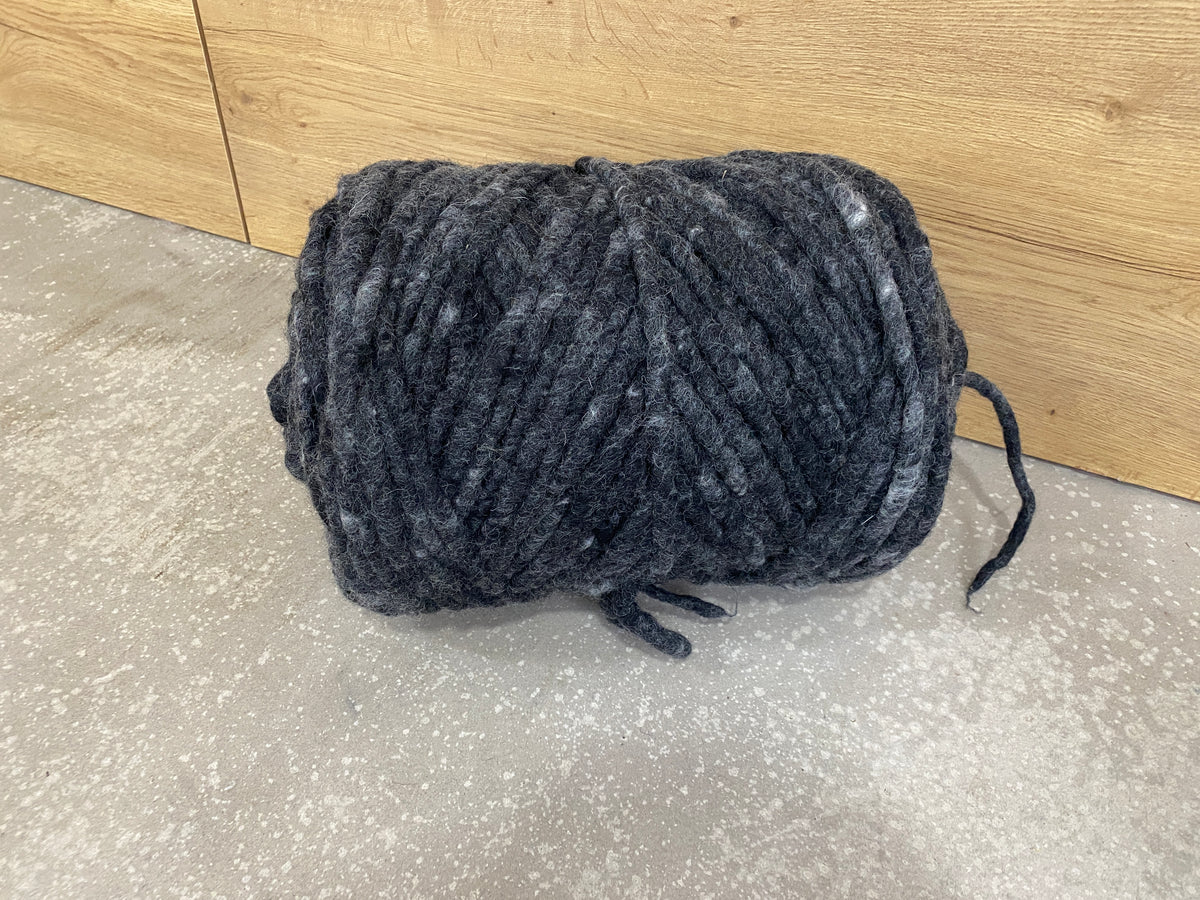 Schwarz-weiß, Mittel, gefilzt - 1 Spule 0,6 kg