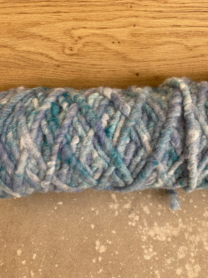 Blau mit türkis, dünn, ungefilzt 0,8 kg