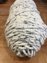 Weiß-Grau meliert, dick, ungefilzt, 11 kg
