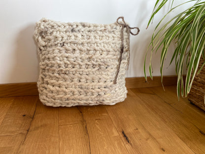 Kissen (gefüllt) gehäkelt naturweiß