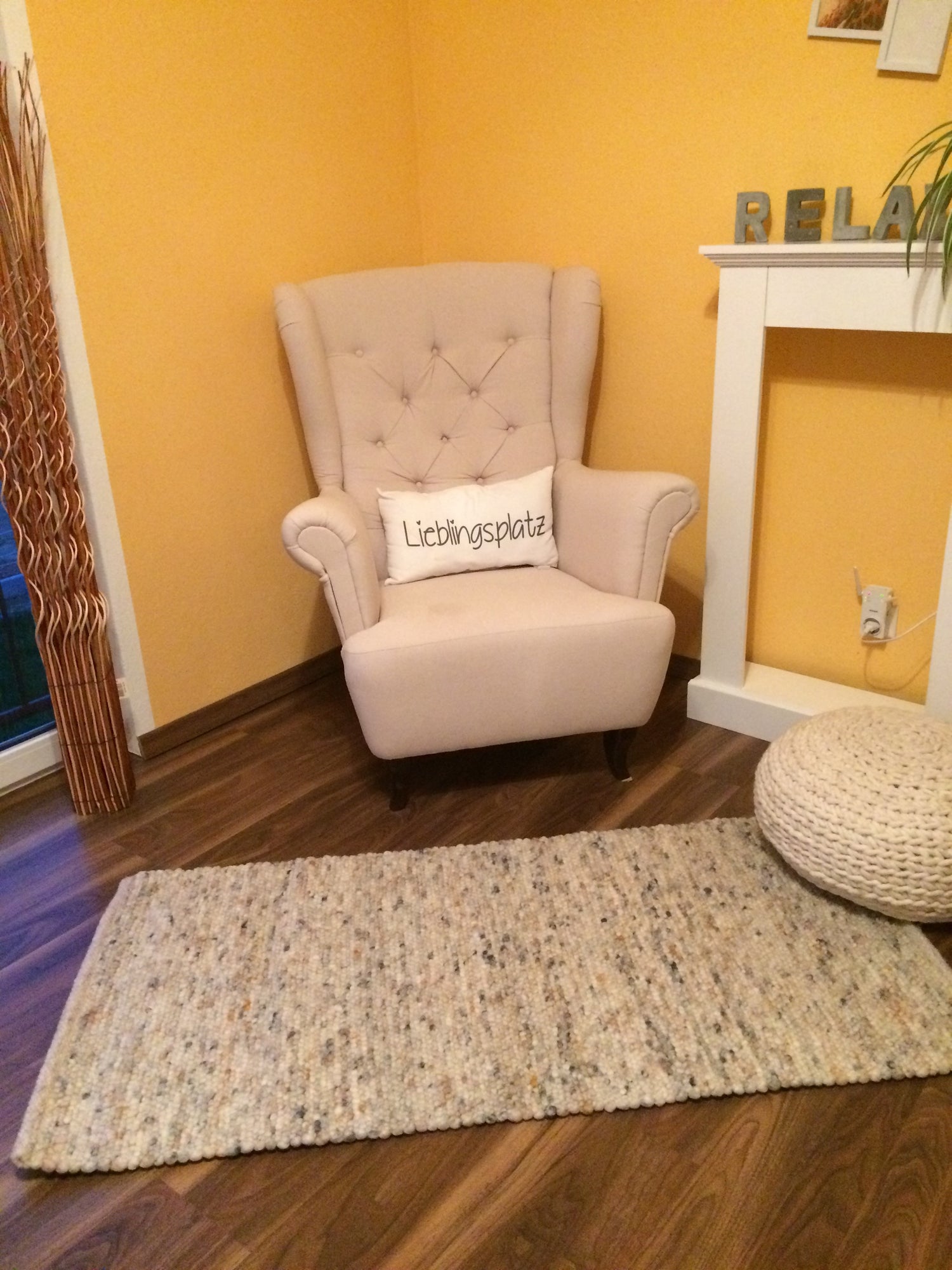 Naturweiß mit Nussbraun u. Anthrazit - dick und gefilzt